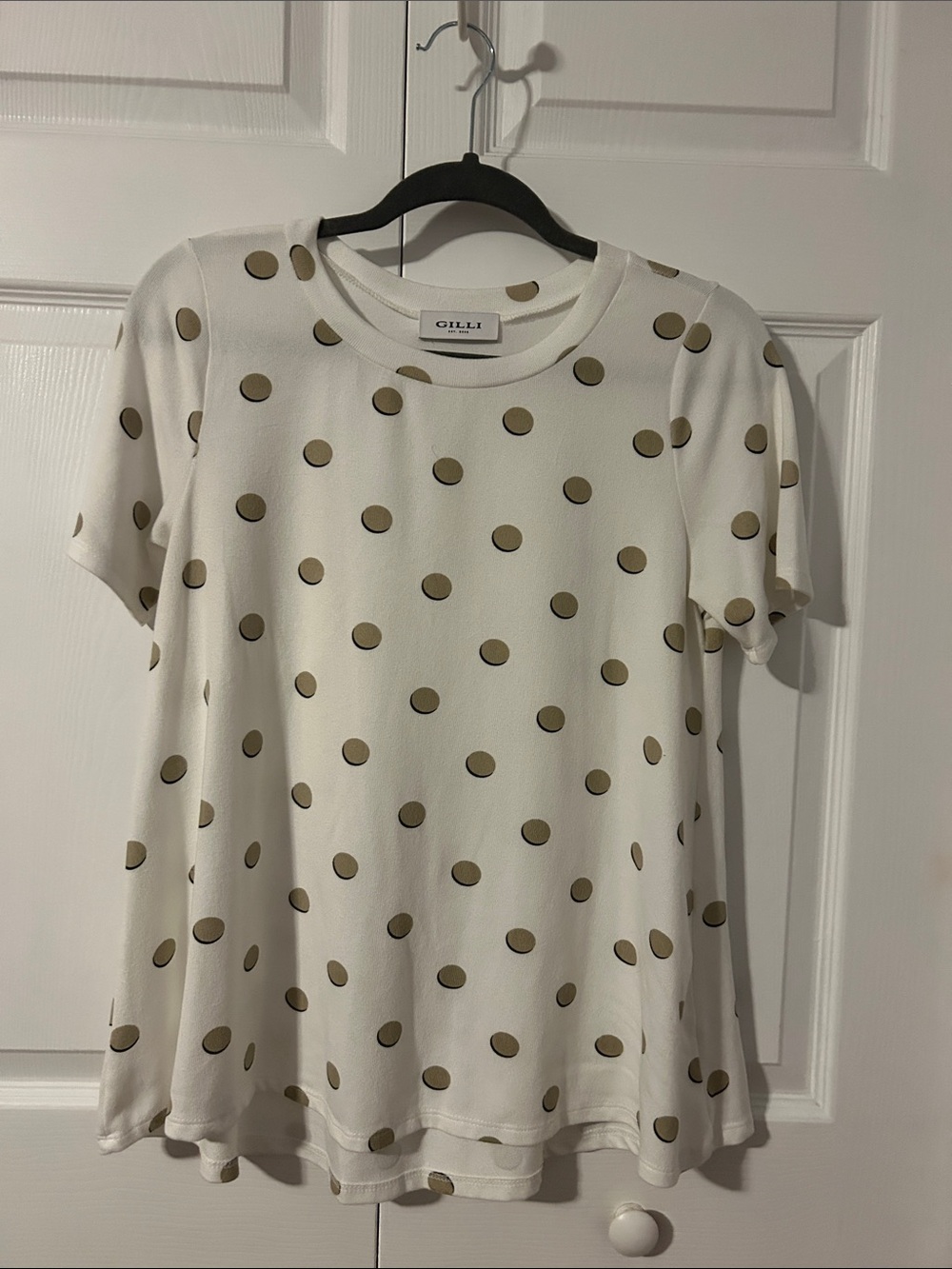 Women’s Gilli White Short Sleeve Polka Dot Tee with Olive Dots